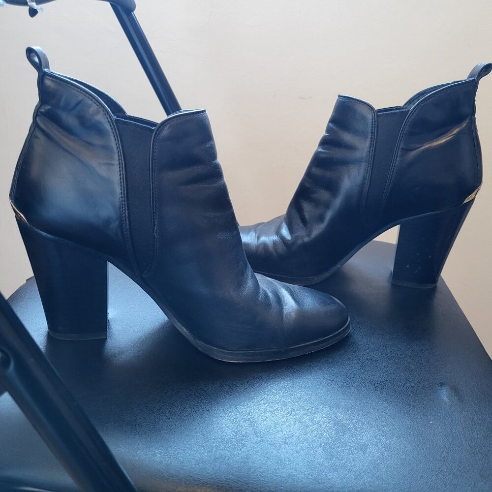 Black leather Michael Kors Heel ankle shoes